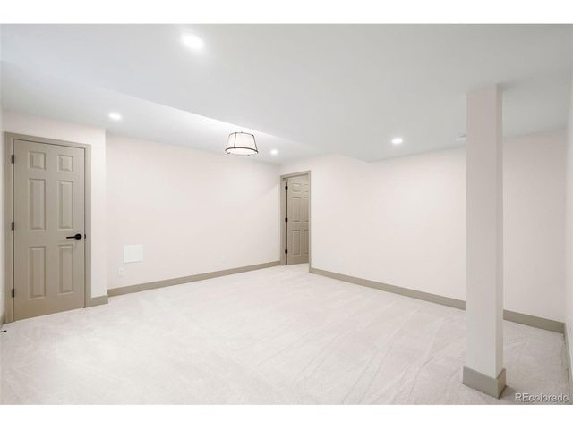 8024 S Oneida Ct, Centennial, CO 80112