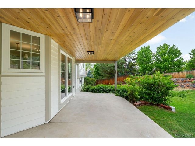 8024 S Oneida Ct, Centennial, CO 80112