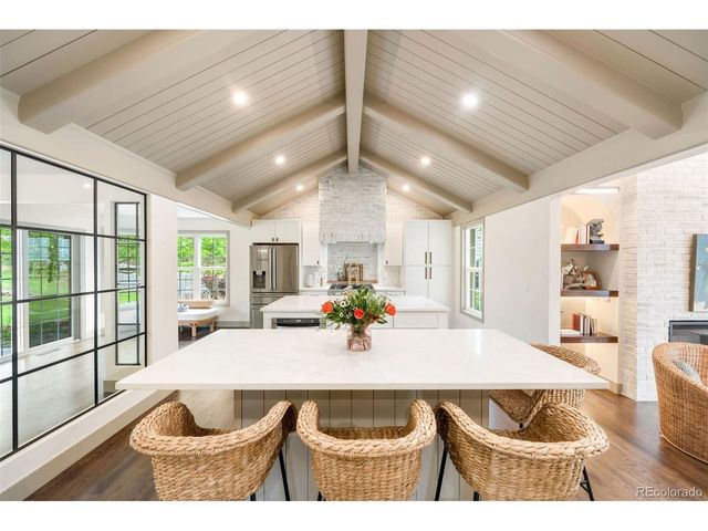 8024 S Oneida Ct, Centennial, CO 80112