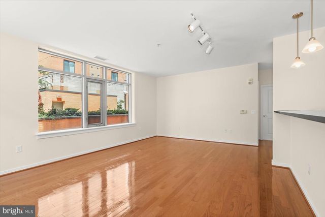 6506 AMERICA BLVD #211, Hyattsville, MD 20782