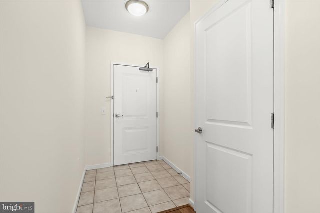 6506 AMERICA BLVD #211, Hyattsville, MD 20782
