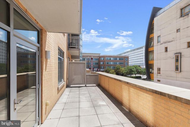 6506 AMERICA BLVD #211, Hyattsville, MD 20782