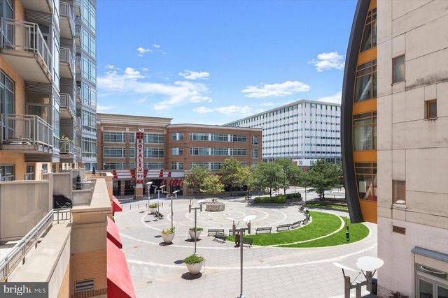 6506 AMERICA BLVD #211, Hyattsville, MD 20782
