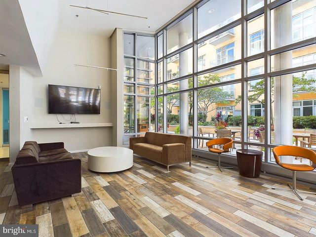 6506 AMERICA BLVD #211, Hyattsville, MD 20782
