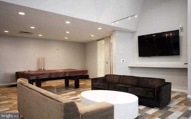 6506 AMERICA BLVD #211, Hyattsville, MD 20782