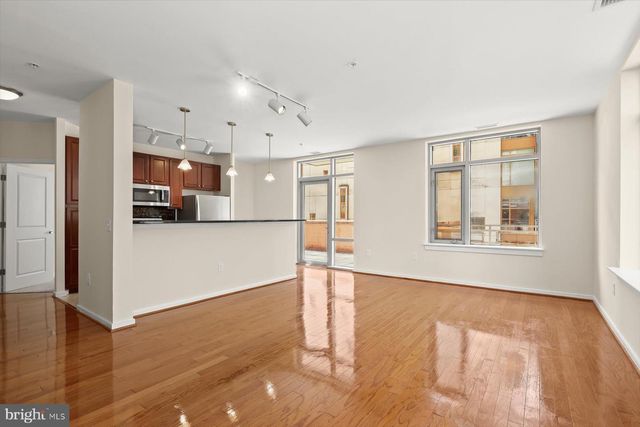 6506 AMERICA BLVD #211, Hyattsville, MD 20782