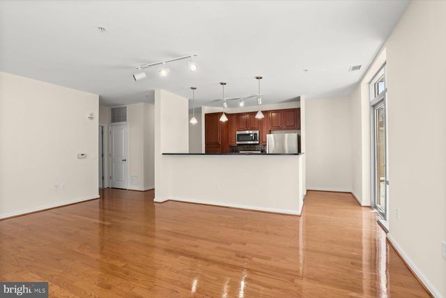 6506 AMERICA BLVD #211, Hyattsville, MD 20782