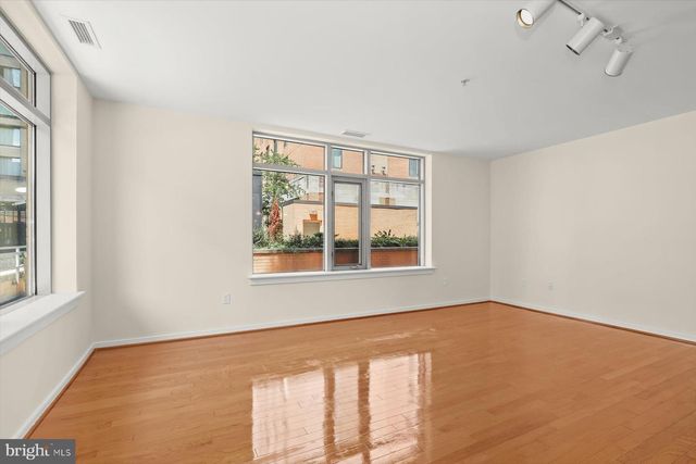 6506 AMERICA BLVD #211, Hyattsville, MD 20782