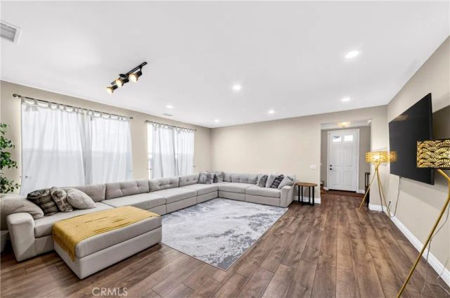 523 S Primrose, La Habra, CA 90631