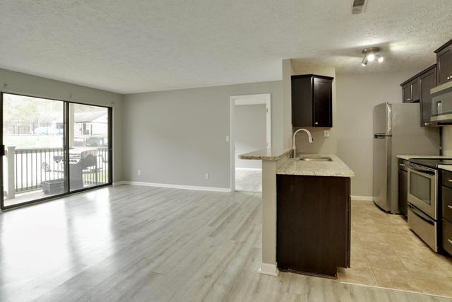 14 Woodland Hills Drive, 5, Southgate, KY 41071