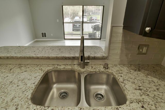 14 Woodland Hills Drive, 5, Southgate, KY 41071