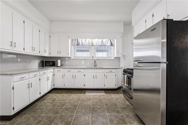 121 Old Railway RD, Yorktown, VA 23692