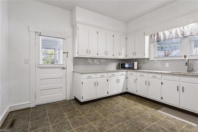 121 Old Railway RD, Yorktown, VA 23692