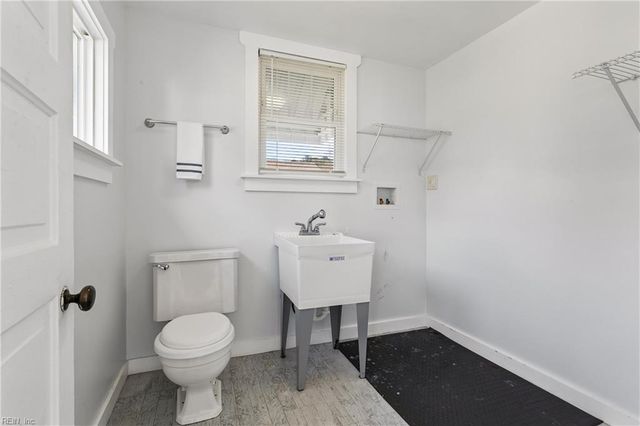 121 Old Railway RD, Yorktown, VA 23692