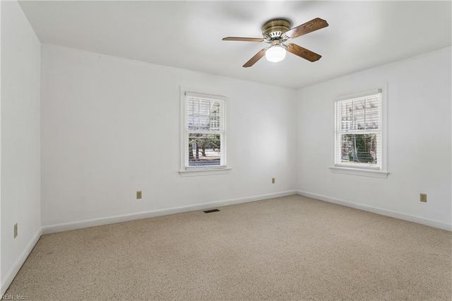 121 Old Railway RD, Yorktown, VA 23692