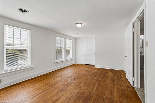 121 Old Railway RD, Yorktown, VA 23692