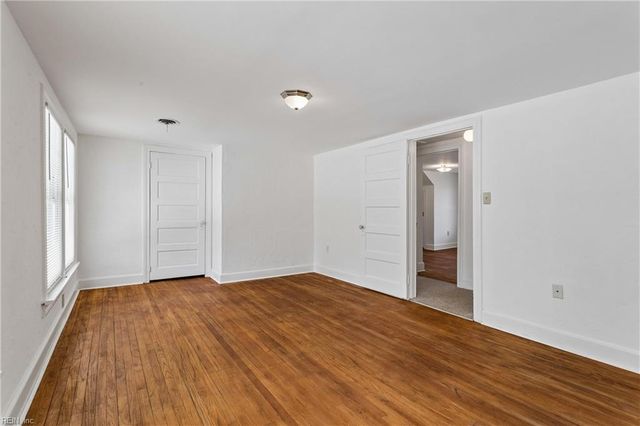 121 Old Railway RD, Yorktown, VA 23692