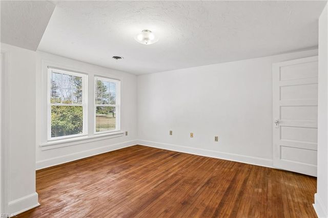 121 Old Railway RD, Yorktown, VA 23692