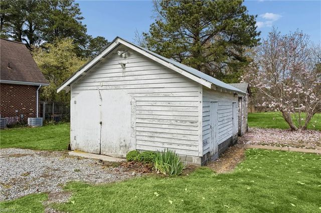 121 Old Railway RD, Yorktown, VA 23692