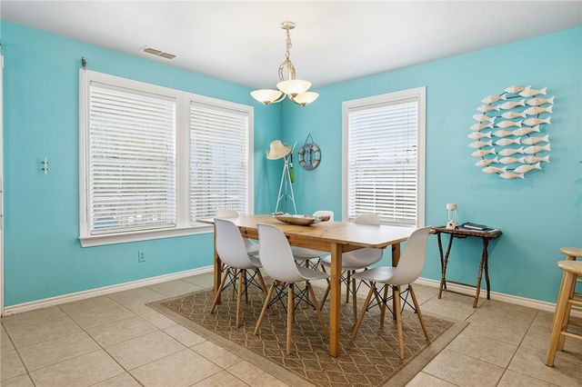 908 S Live Oak St, Rockport, TX 78382