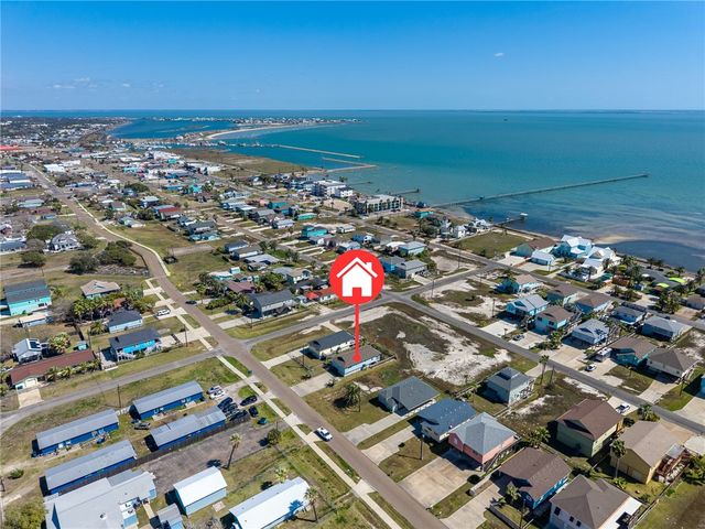 908 S Live Oak St, Rockport, TX 78382