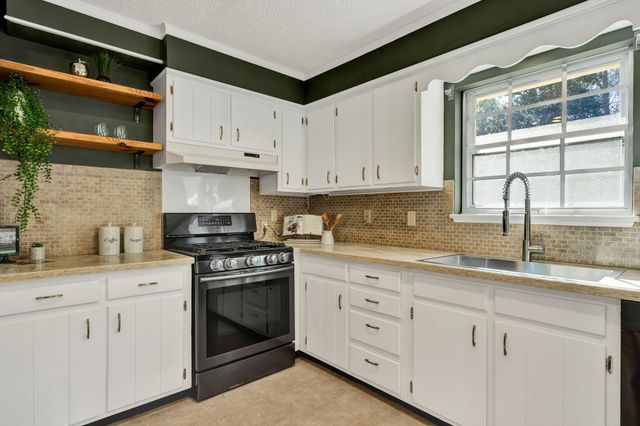 14 Lynnolen Lane, Chattanooga, TN 37415