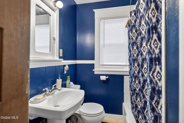 44 Elm Street, Schenectady, NY 12304