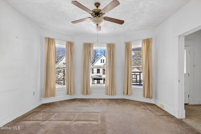 44 Elm Street, Schenectady, NY 12304