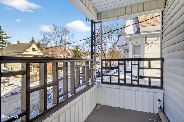 44 Elm Street, Schenectady, NY 12304