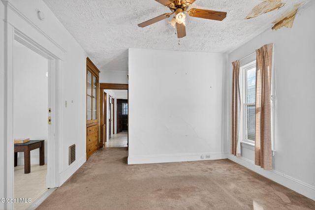 44 Elm Street, Schenectady, NY 12304