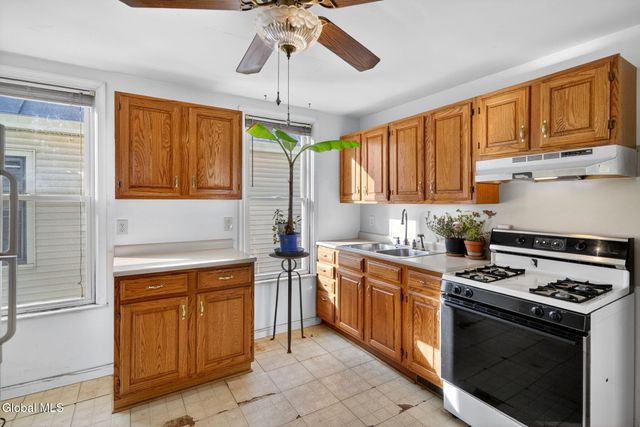 44 Elm Street, Schenectady, NY 12304