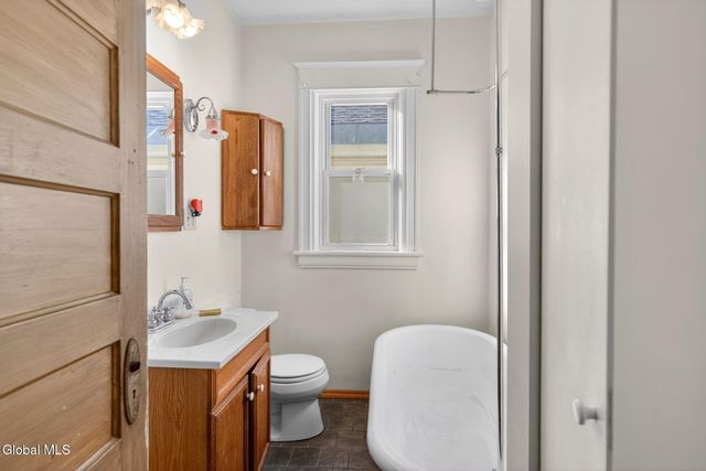 44 Elm Street, Schenectady, NY 12304