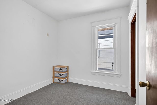 44 Elm Street, Schenectady, NY 12304