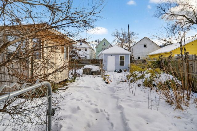 44 Elm Street, Schenectady, NY 12304