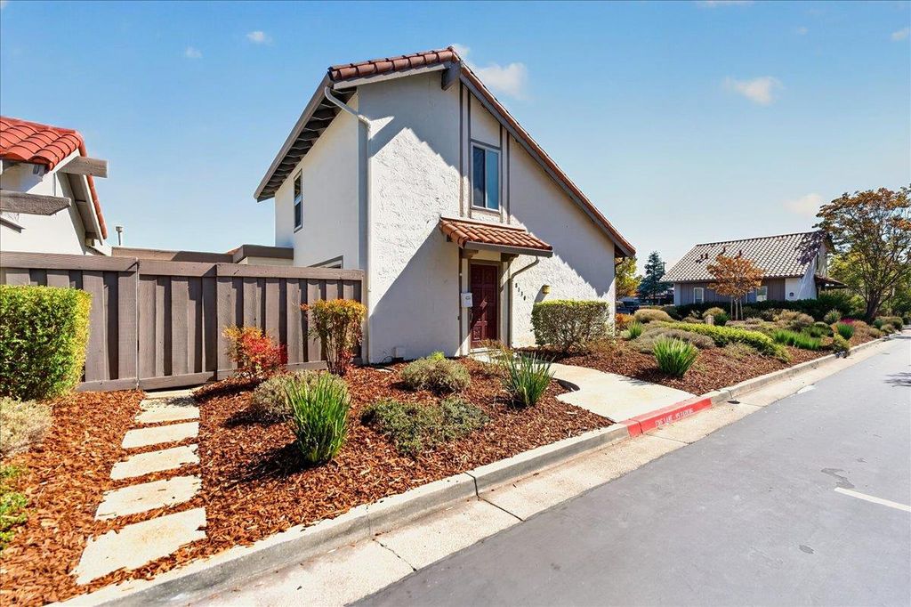 8130 Park Villa Circle, Cupertino, CA 95014