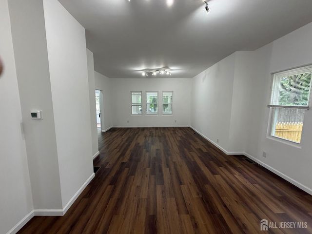 27 Serviss Avenue, East Brunswick, NJ 08816