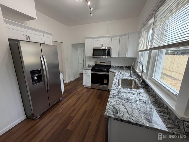 27 Serviss Avenue, East Brunswick, NJ 08816