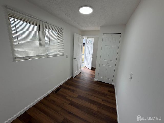 27 Serviss Avenue, East Brunswick, NJ 08816
