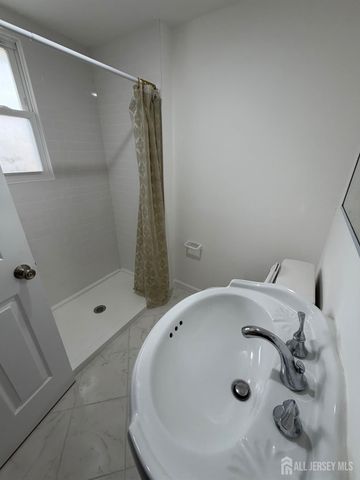 27 Serviss Avenue, East Brunswick, NJ 08816