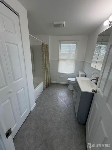 27 Serviss Avenue, East Brunswick, NJ 08816