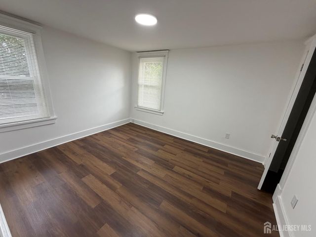 27 Serviss Avenue, East Brunswick, NJ 08816