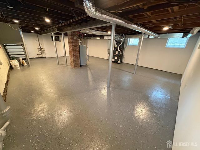 27 Serviss Avenue, East Brunswick, NJ 08816
