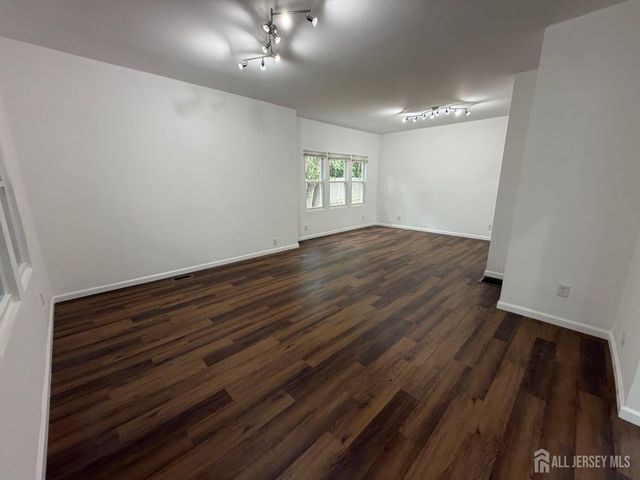 27 Serviss Avenue, East Brunswick, NJ 08816