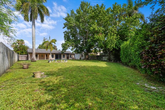 1132 Concert Way, Royal Palm Beach, FL 33411