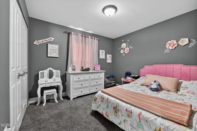 164 Hidden Village Lane, Holland, OH 43528