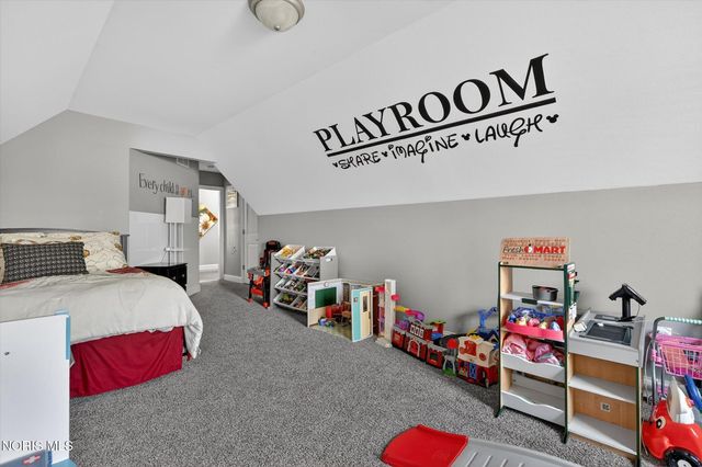 164 Hidden Village Lane, Holland, OH 43528