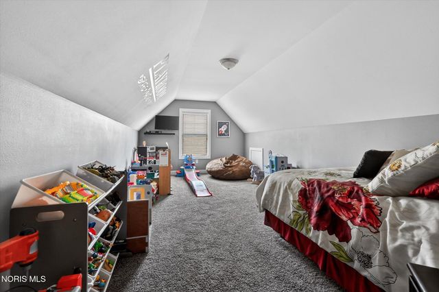 164 Hidden Village Lane, Holland, OH 43528