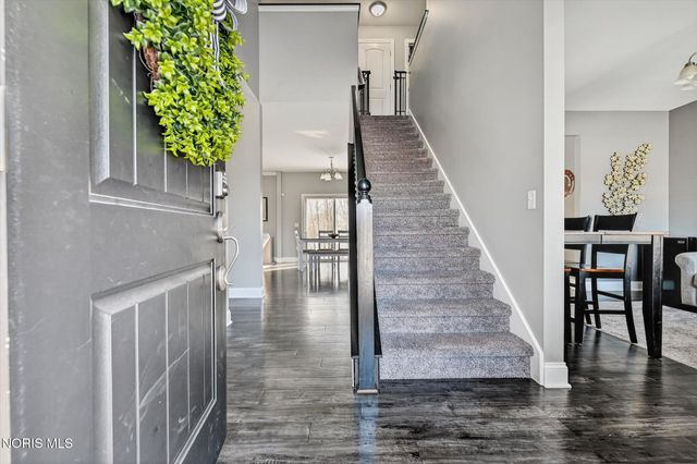 164 Hidden Village Lane, Holland, OH 43528