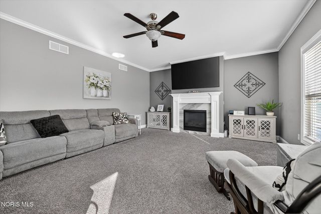 164 Hidden Village Lane, Holland, OH 43528