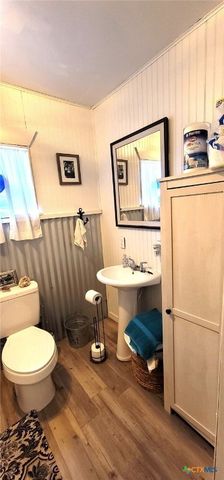 308 W Saint Louis Avenue, Seadrift, TX 77983